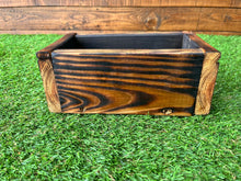 Cargar imagen en el visor de la galería, Cajón de cultivo efecto quemado