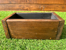 Cargar imagen en el visor de la galería, Maceta tonalidad nogal