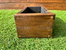 Cargar imagen en el visor de la galería, Maceta tonalidad nogal