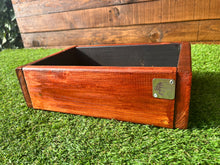 Cargar imagen en el visor de la galería, Maceta tonalidad pino oregón