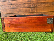 Cargar imagen en el visor de la galería, Maceta tonalidad pino oregón