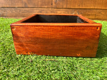 Cargar imagen en el visor de la galería, Maceta tonalidad pino oregón